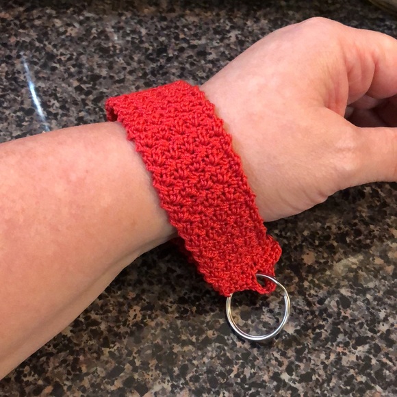 🏵Handmade crocheted keychain wristlet - Picture 3 of 3